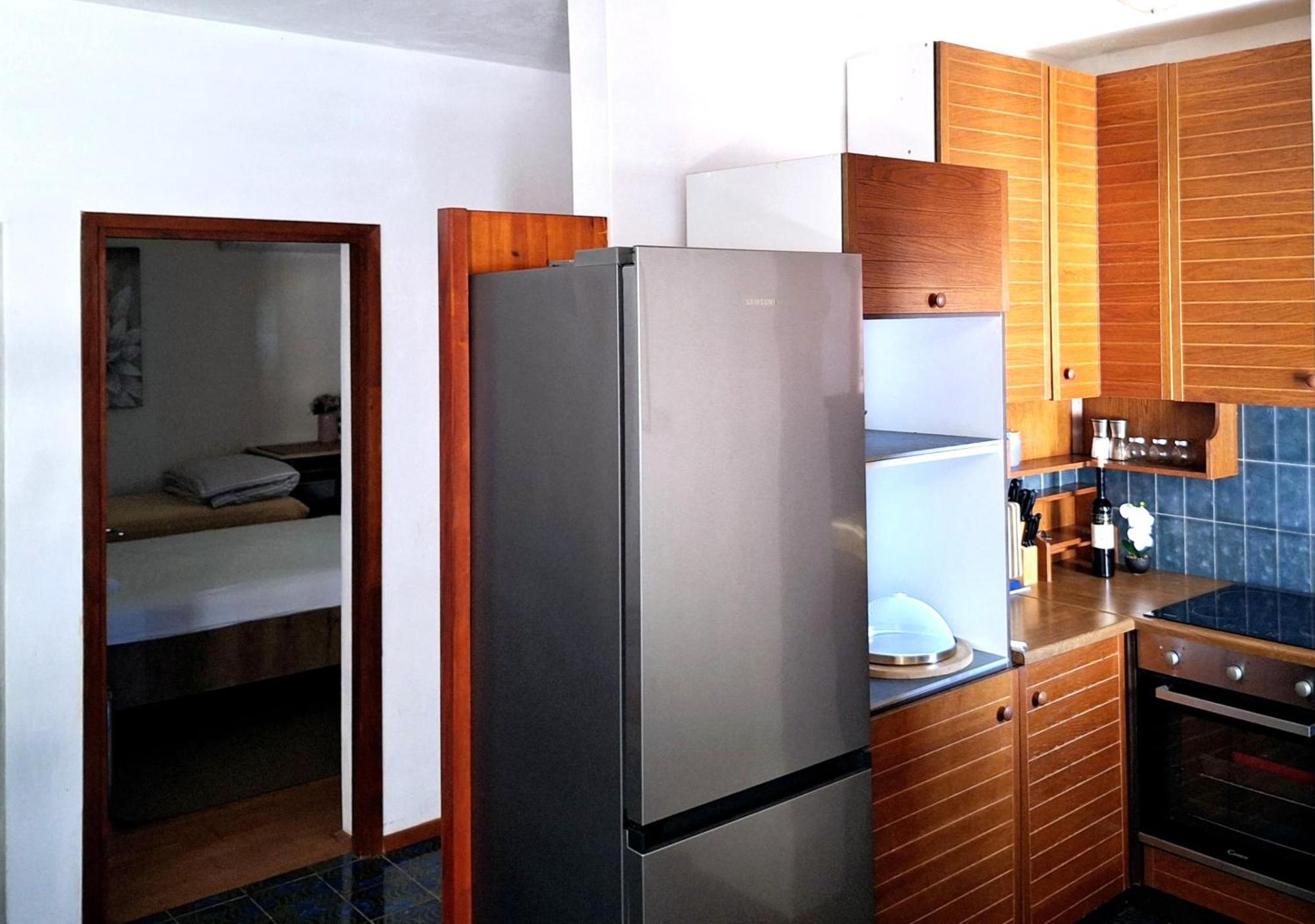 Apartman Ena By The Sea Прижба Экстерьер фото